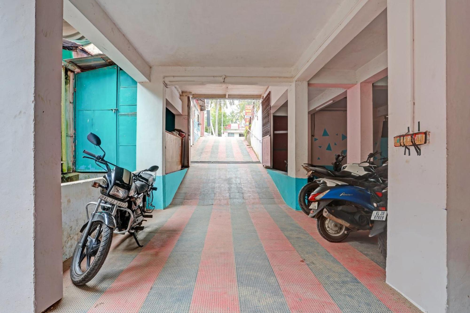 Spot On The New View Regency Hotel Thiruvananthapuram Ngoại thất bức ảnh