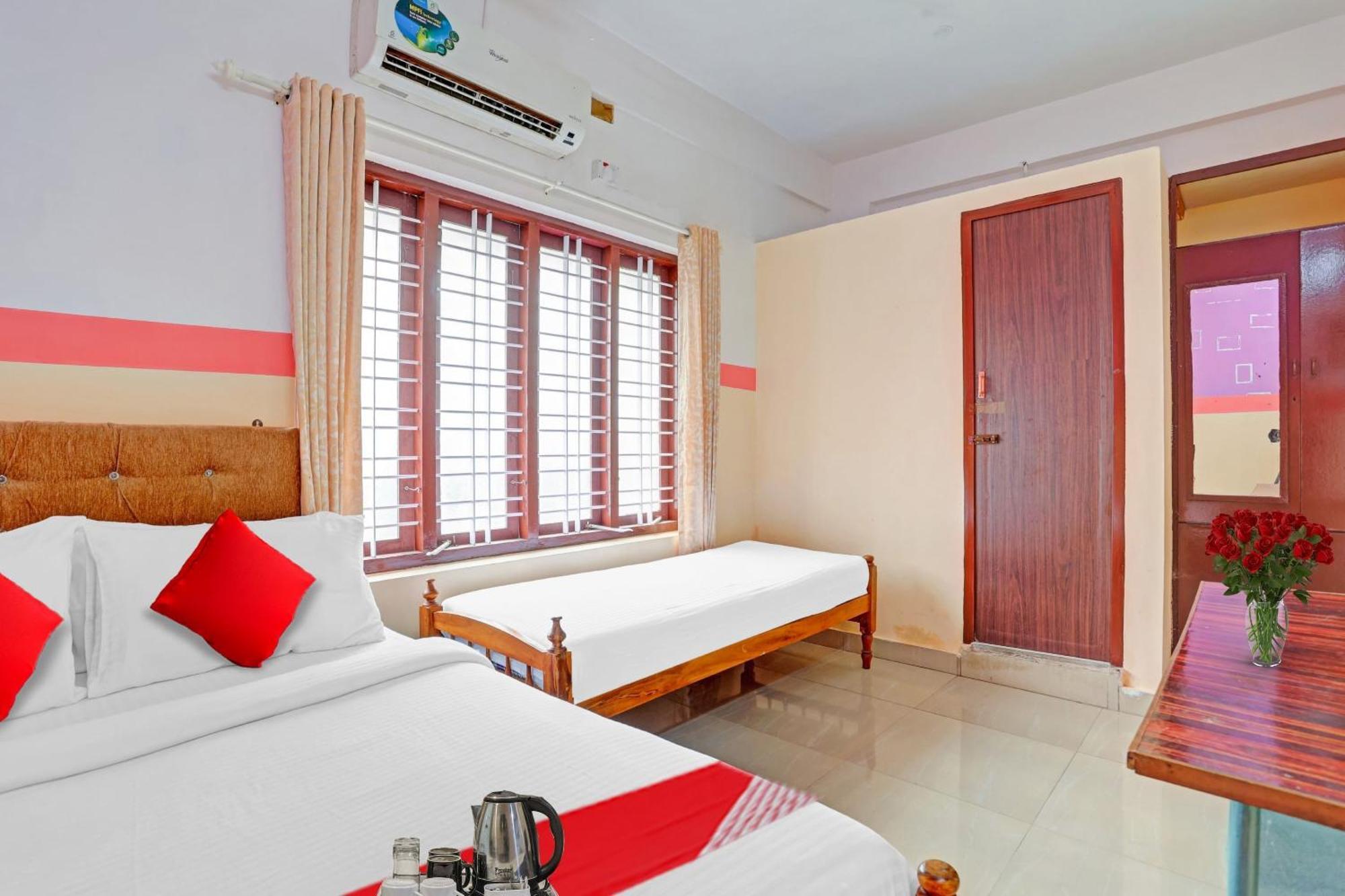 Spot On The New View Regency Hotel Thiruvananthapuram Ngoại thất bức ảnh
