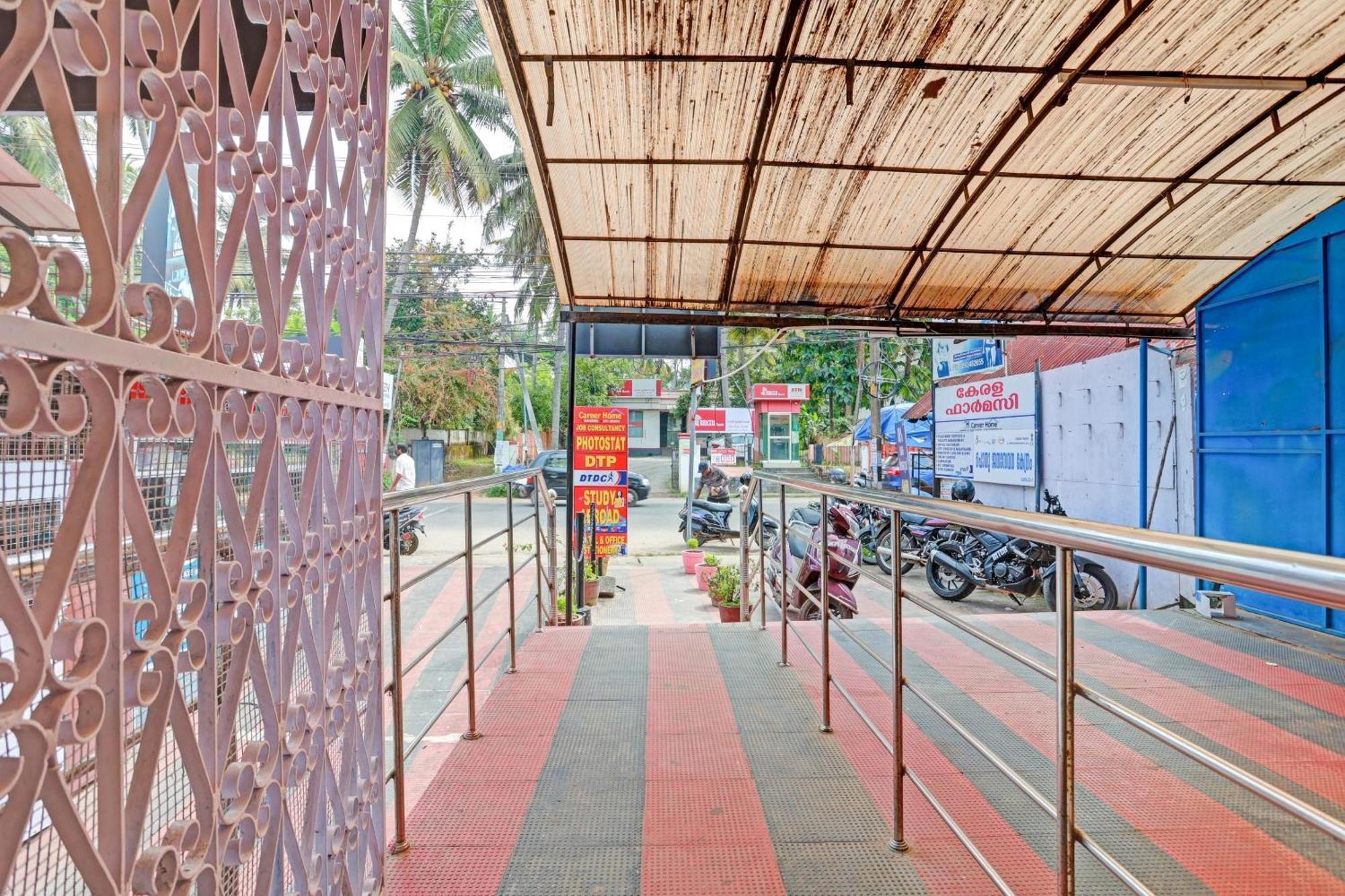 Spot On The New View Regency Hotel Thiruvananthapuram Ngoại thất bức ảnh